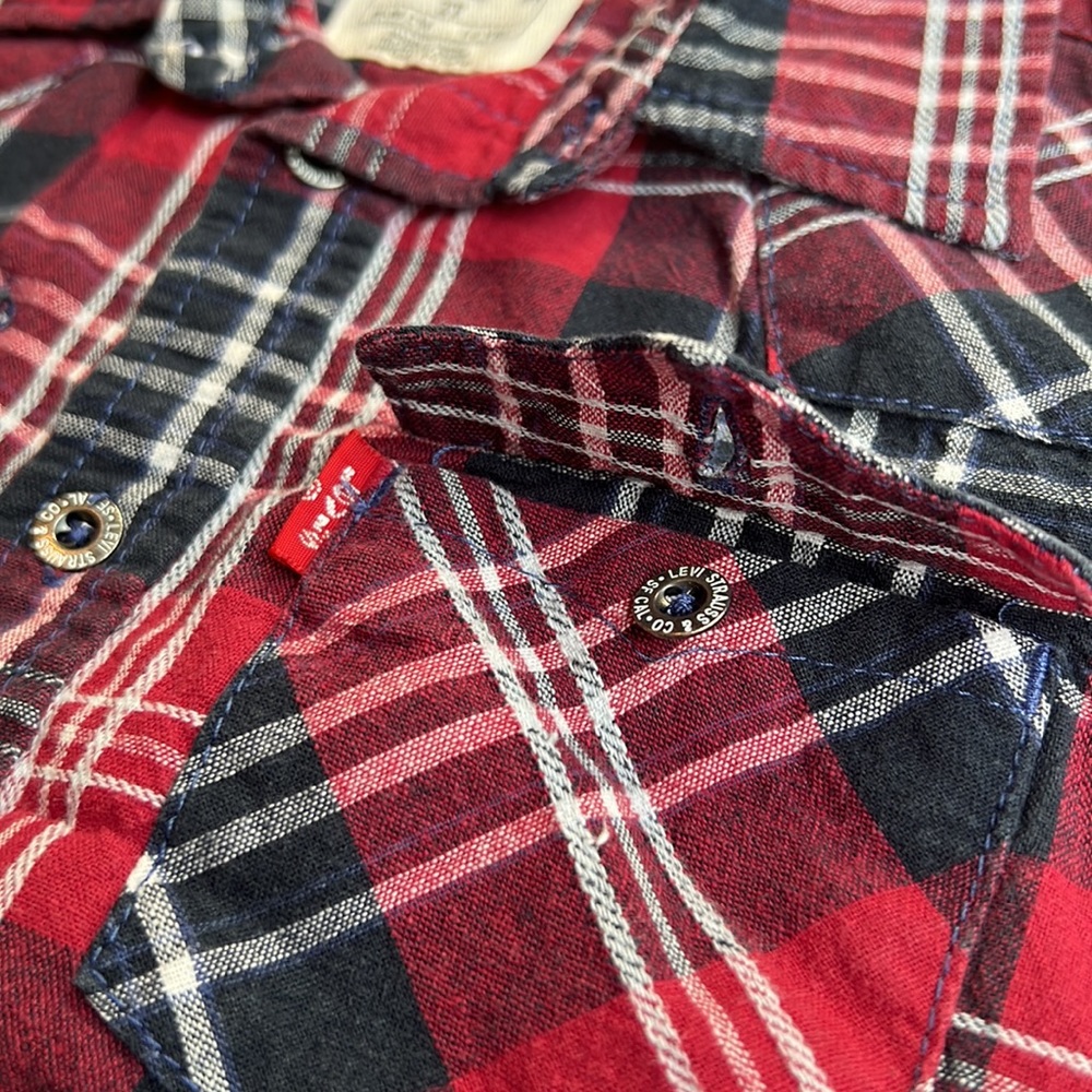 Levi button down - Picture 7 of 10